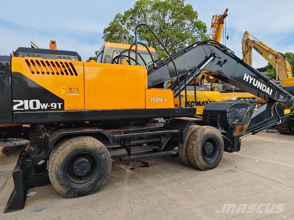 Hyundai r210w-9 Ratiniai ekskavatoriai
