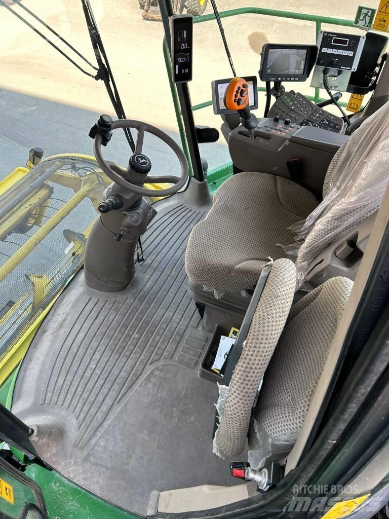 John Deere 8300i Pašarų ruošimo technika