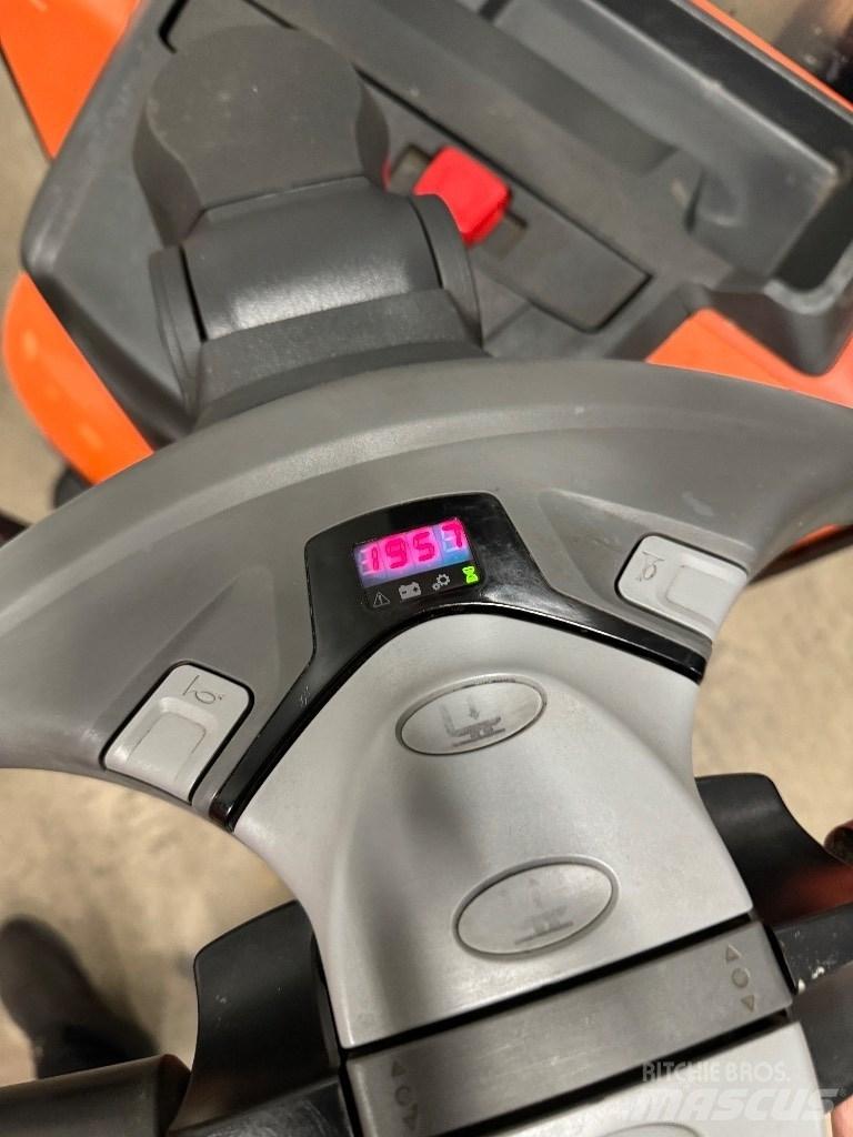 Toyota SWE120L Rankiniai vėžimėliai