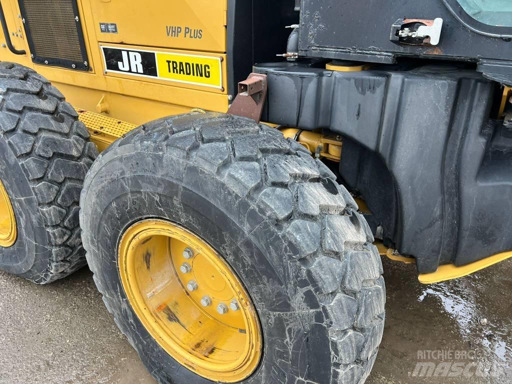 CAT 140 M AWD Greideriai