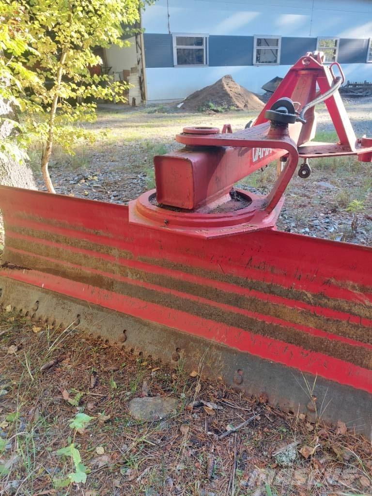 Vama 250 JH 1 Kelių valytuvai