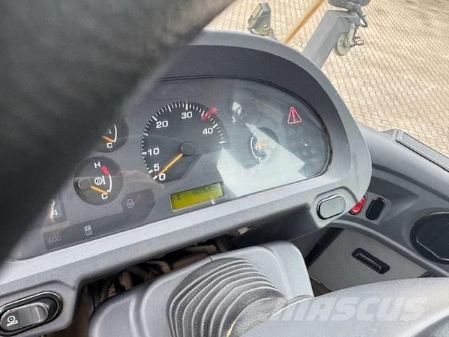 Komatsu WA 320 Naudoti ratiniai krautuvai