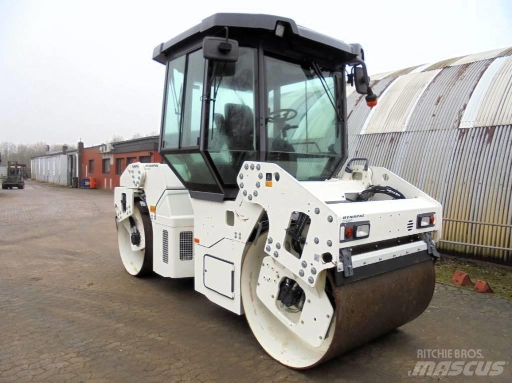 Dynapac CC 2200 Porinių būgnų volai