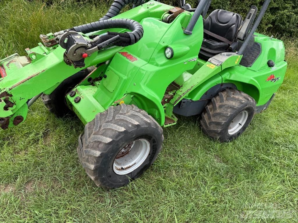Avant 755 i Mini krautuvai