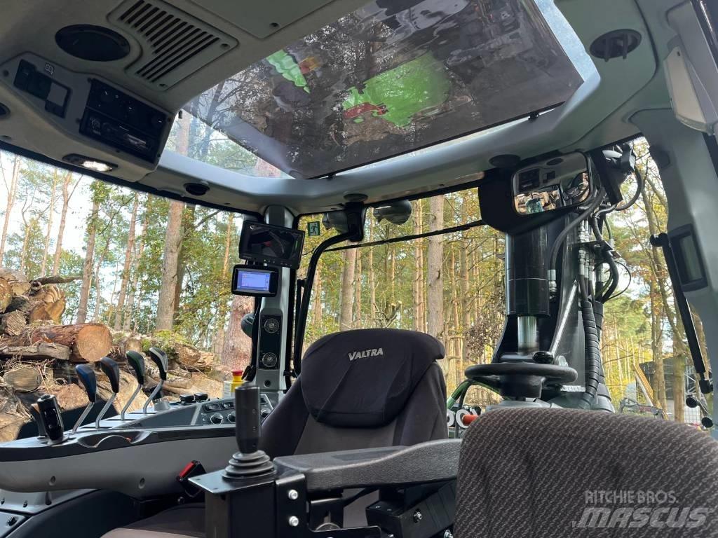 Valtra T214 Active Traktoriai