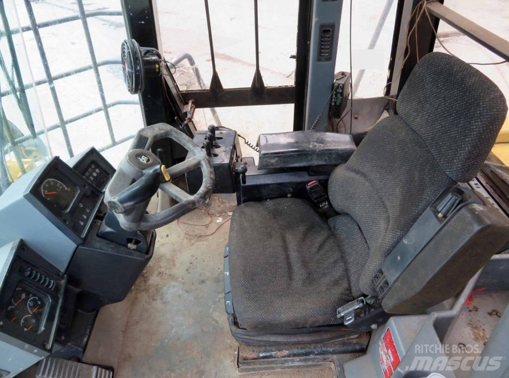 CAT 972 G Naudoti ratiniai krautuvai