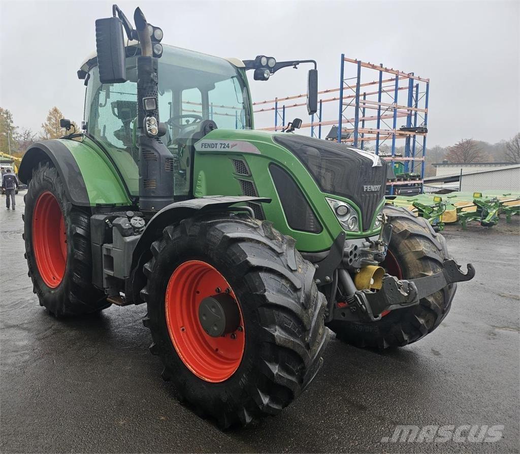 Fendt 724 Vario Traktoriai