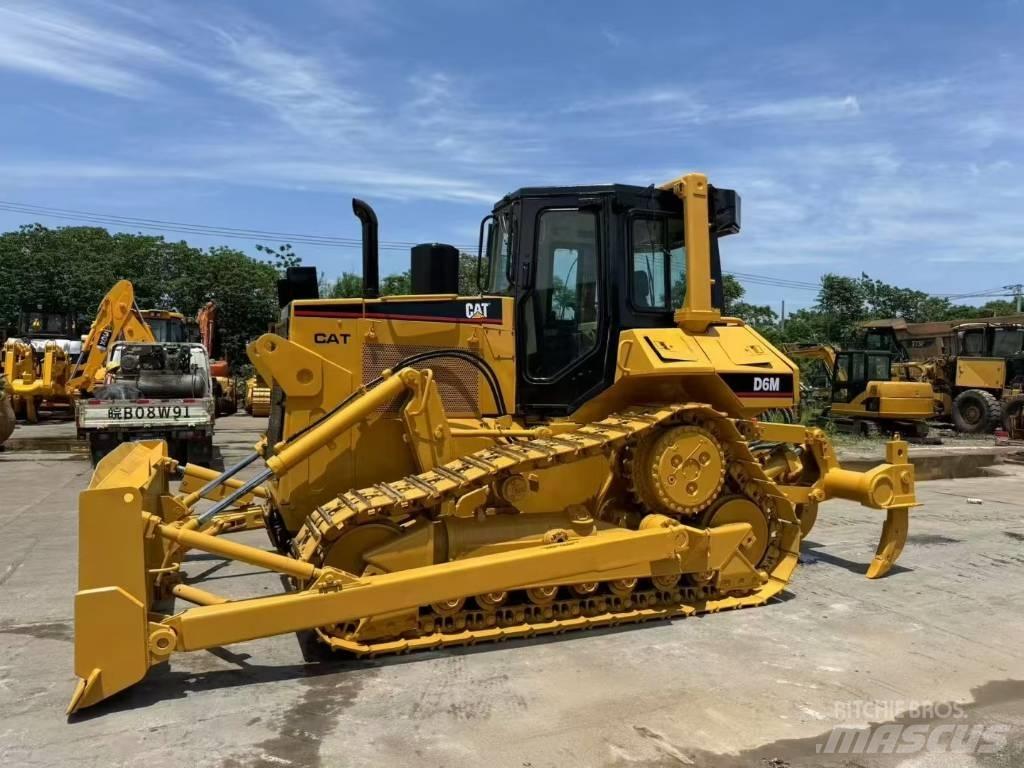 CAT D 6 M Vikšriniai buldozeriai
