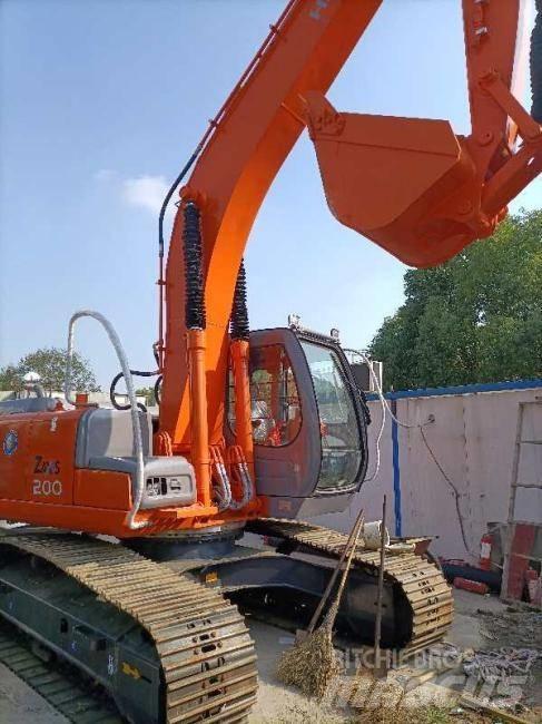 Hitachi Zaxis 200 Vikšriniai ekskavatoriai