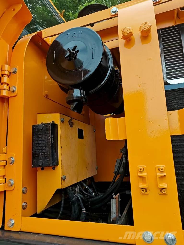 Hyundai r210w-9 Ratiniai ekskavatoriai