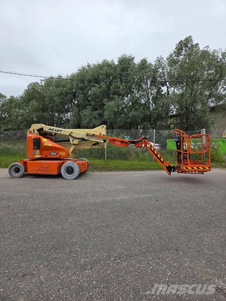 JLG E 400 AJPN Alkūniniai keltuvai