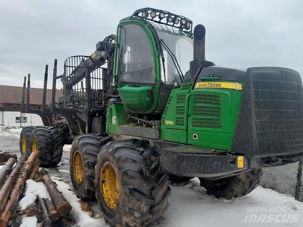 John Deere 1210 E Naudoti miškovežiai (Forvarderiai)
