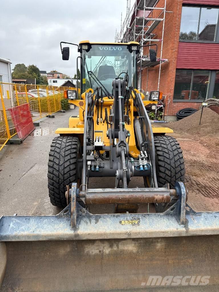 Volvo L 35 G Naudoti ratiniai krautuvai