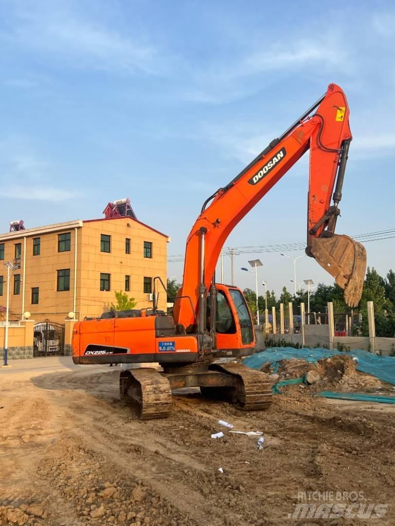 Doosan DX225LC-9C Vikšriniai ekskavatoriai