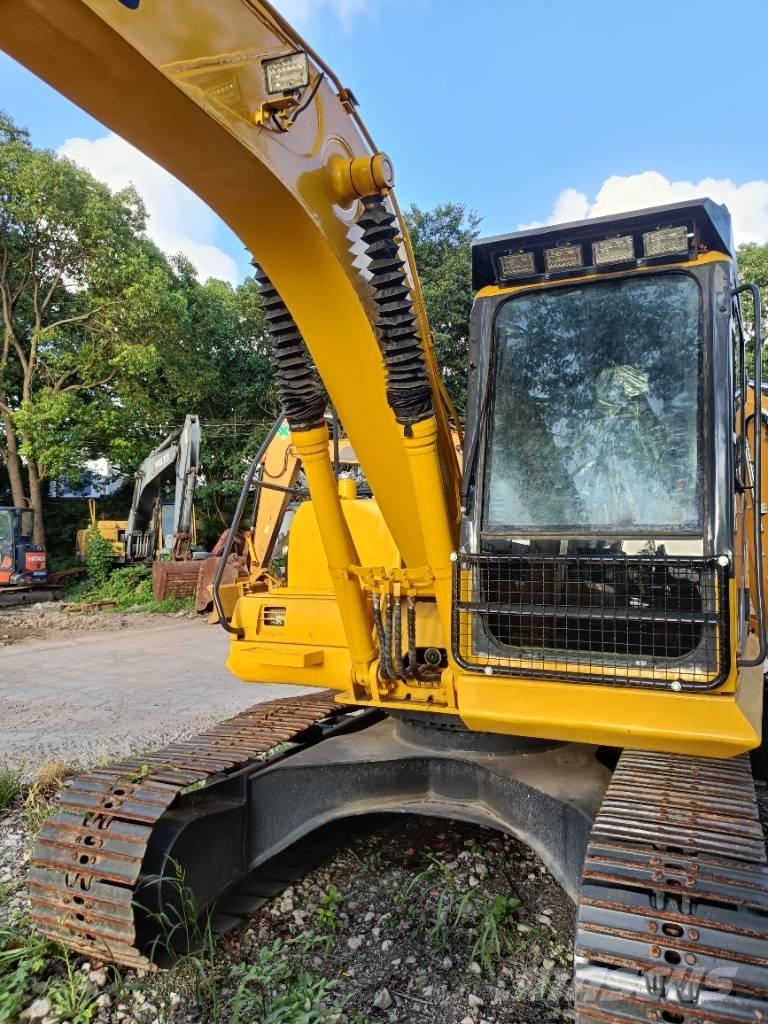 Komatsu PC 130-7 Vikšriniai ekskavatoriai