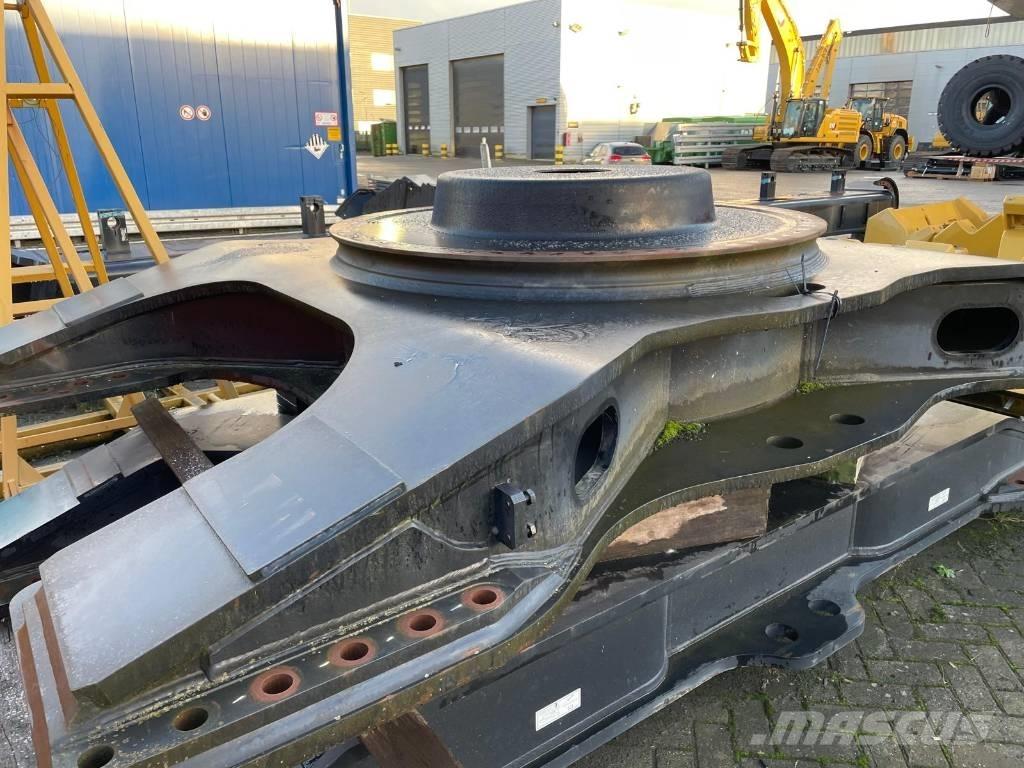 CAT 374 F L Važiuoklė ir suspensija