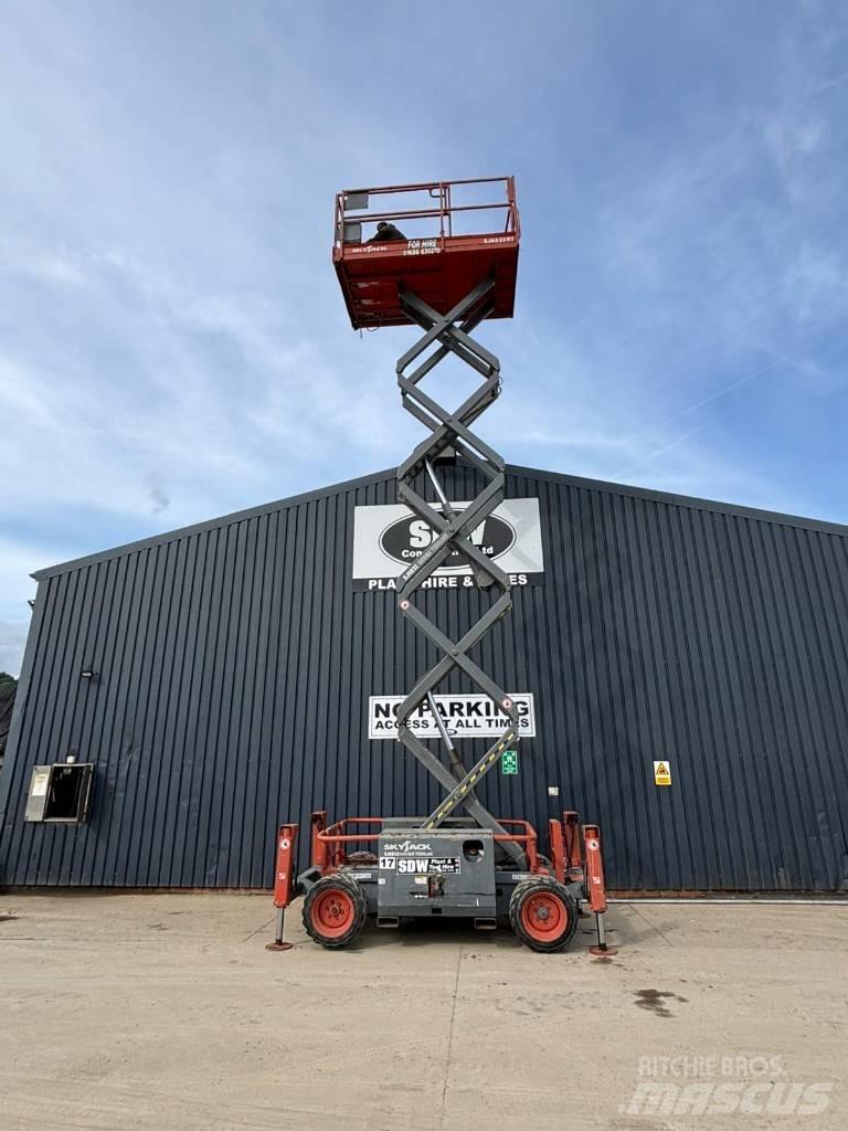 SkyJack SJ 6832 RT Žirkliniai keltuvai