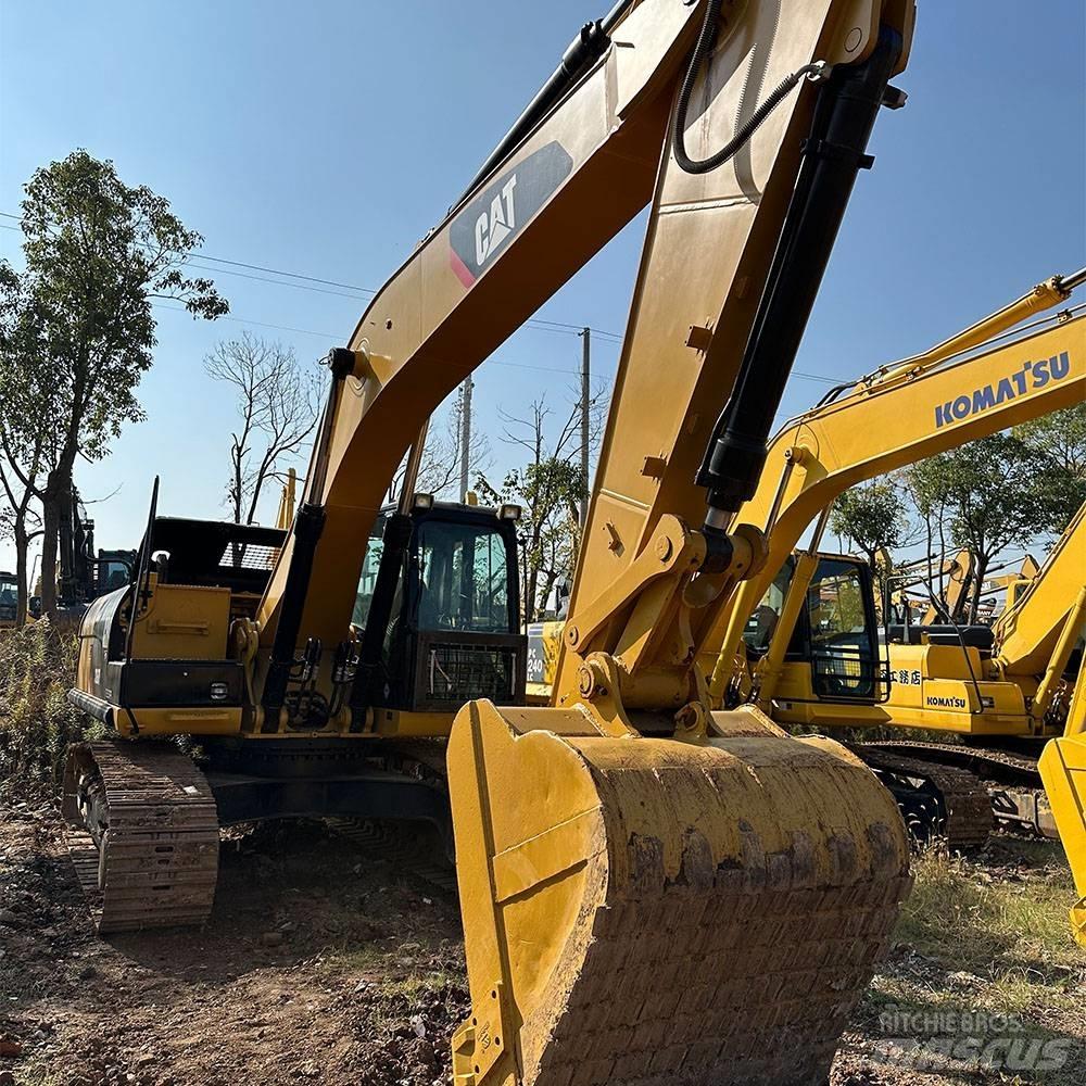 CAT 326D Vikšriniai ekskavatoriai