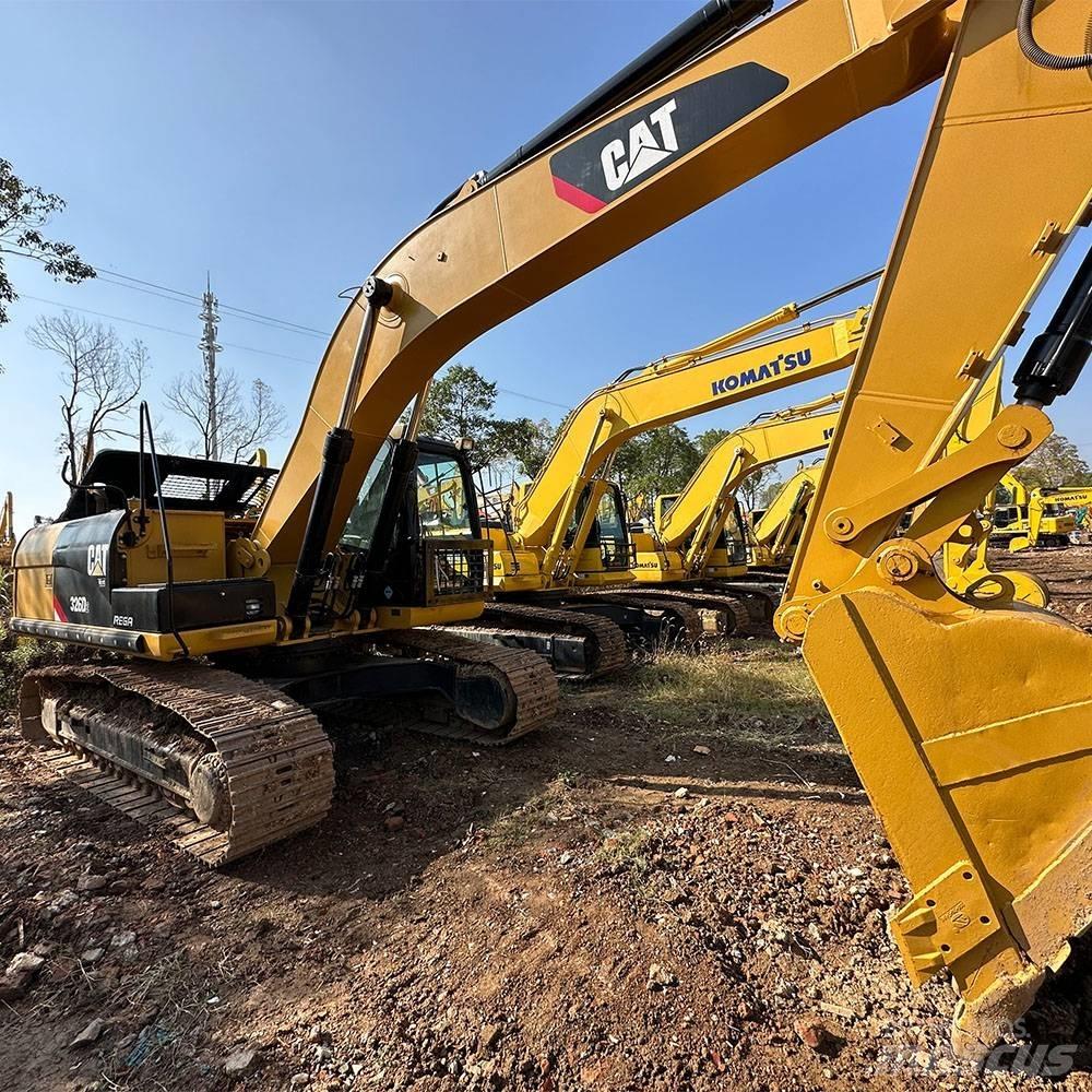 CAT 326D Vikšriniai ekskavatoriai