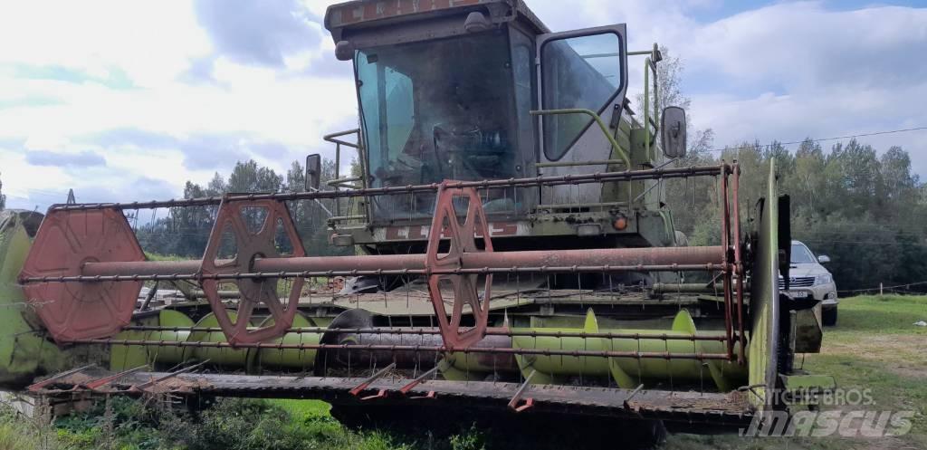 CLAAS Dominator 86 Derliaus nuėmimo kombainai