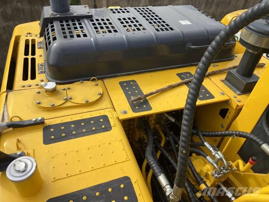 Komatsu PC 220-8 Vidutinės galios ekskavatoriai 7-12 t