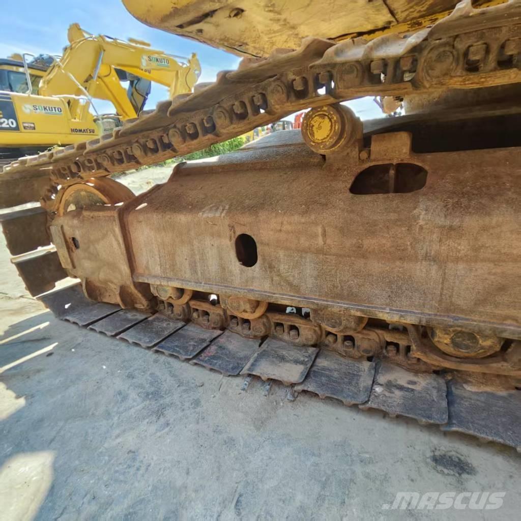 Komatsu PC 240 LC-7 Vikšriniai ekskavatoriai