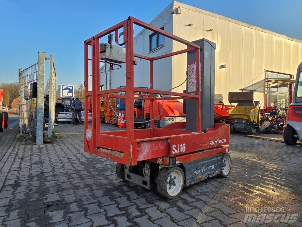 SkyJack SJ 16 Vertikalūs stiebiniai keltuvai