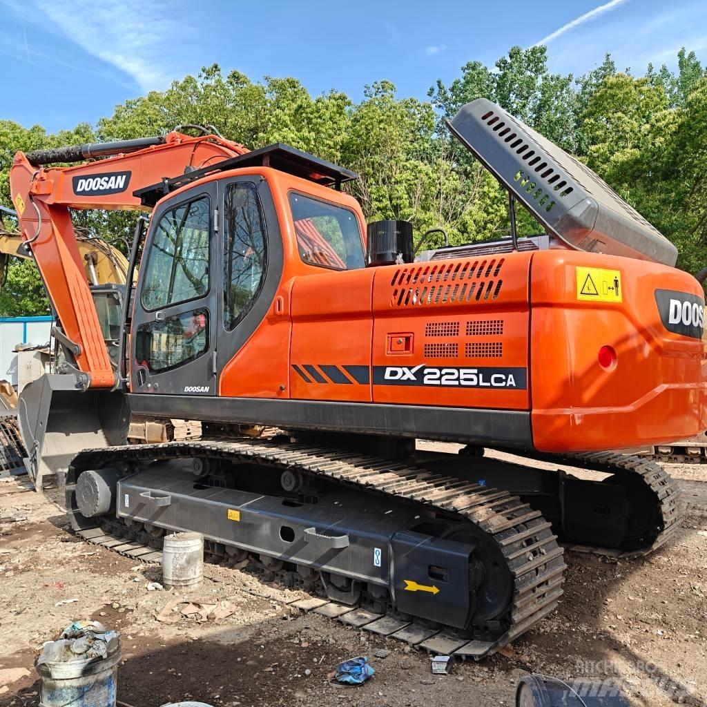 Doosan DX 225 LCA Vikšriniai ekskavatoriai
