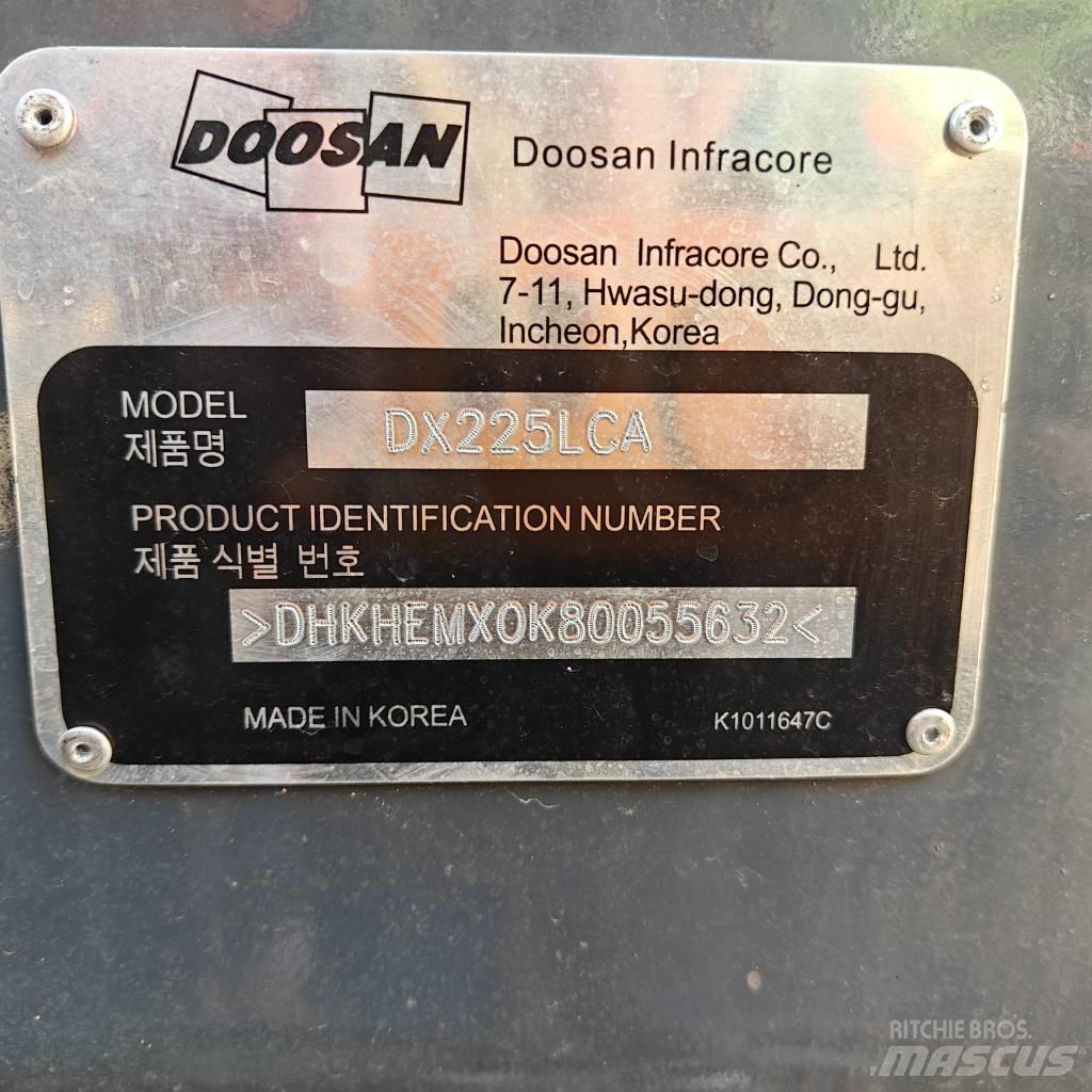 Doosan DX 225 LCA Vikšriniai ekskavatoriai
