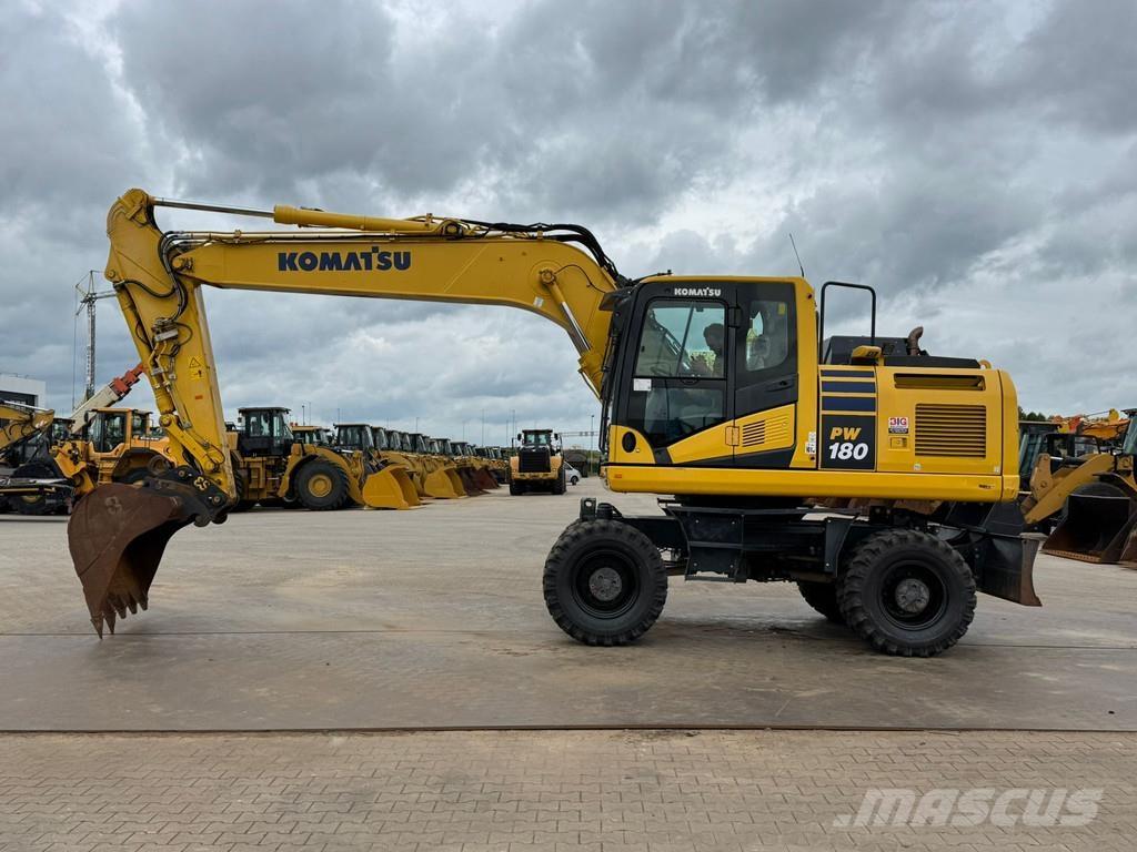 Komatsu PW180-11 Ratiniai ekskavatoriai
