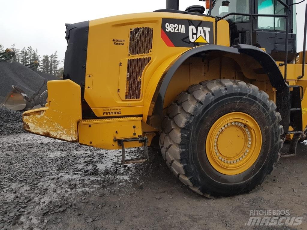 CAT 982m Naudoti ratiniai krautuvai