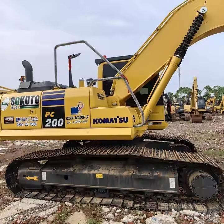 Komatsu PC200 Vidutinės galios ekskavatoriai 7-12 t