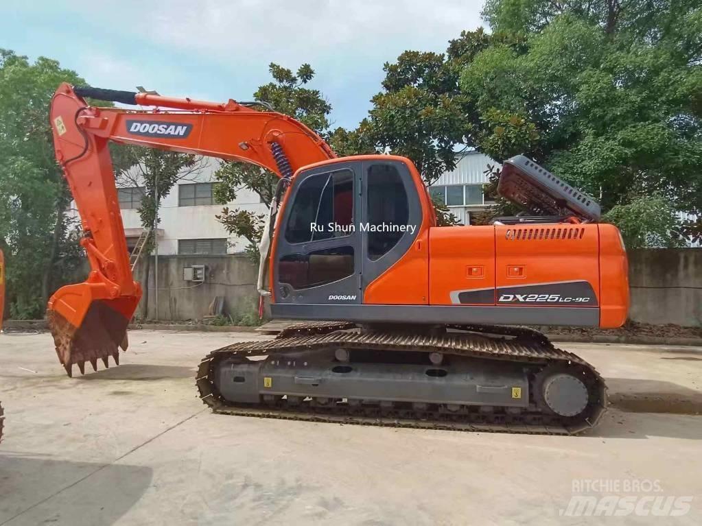 Doosan DX 225 LC Vikšriniai ekskavatoriai