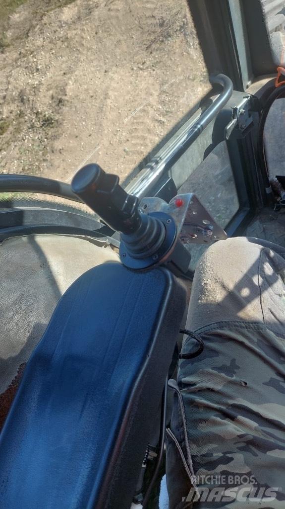 Valtra 8400 Miško traktoriai