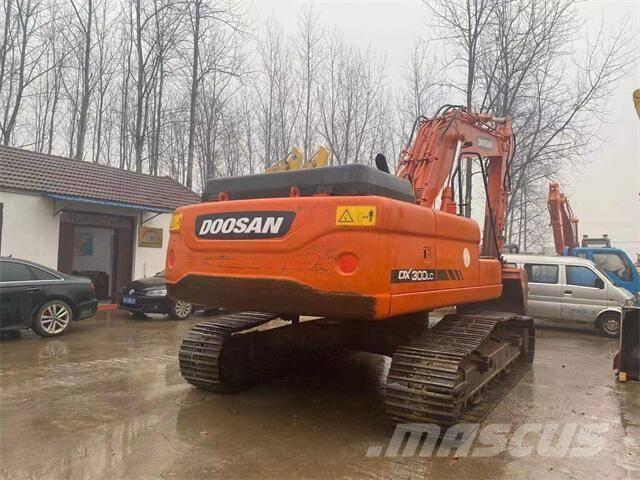 Doosan DX300 Vikšriniai ekskavatoriai