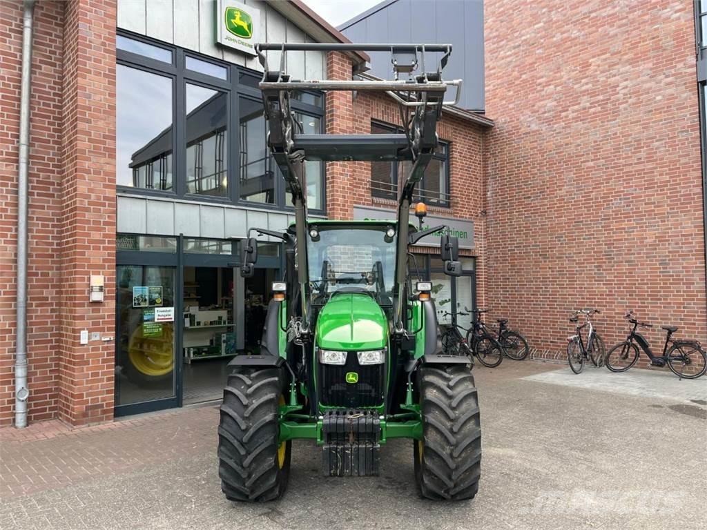 John Deere 5100M Traktoriai