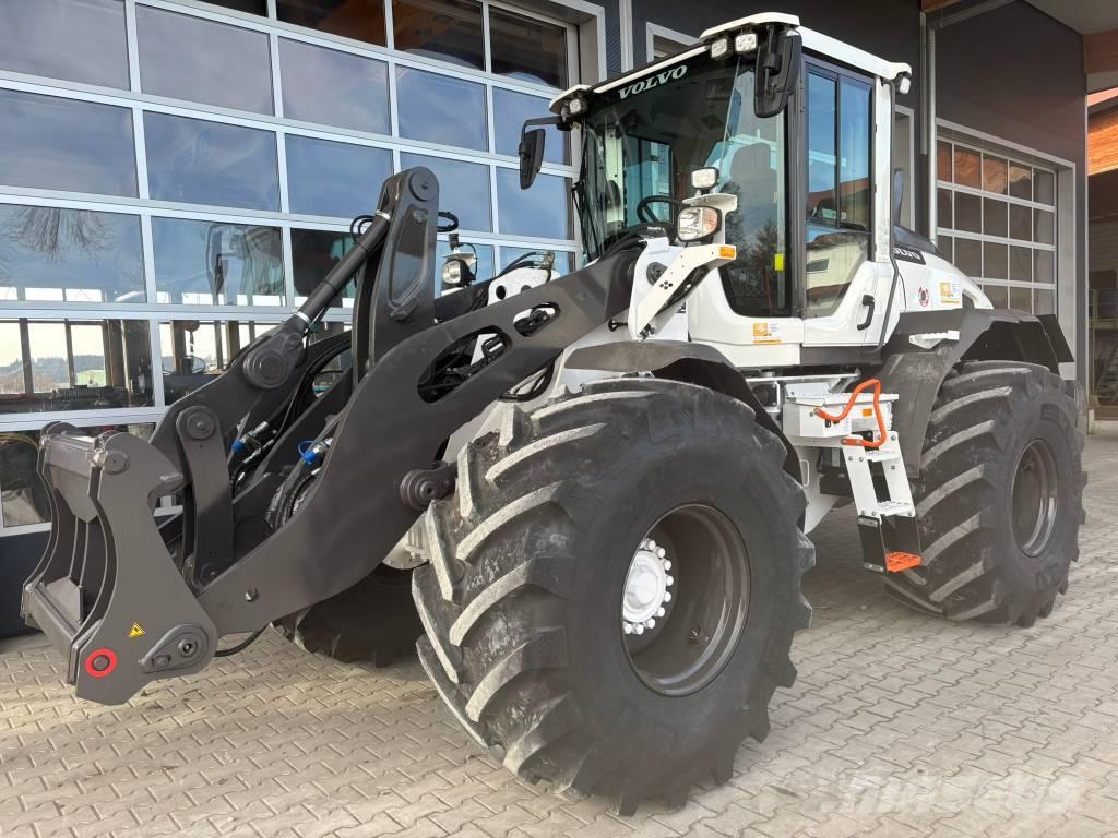 Volvo L90H Agri Naudoti ratiniai krautuvai