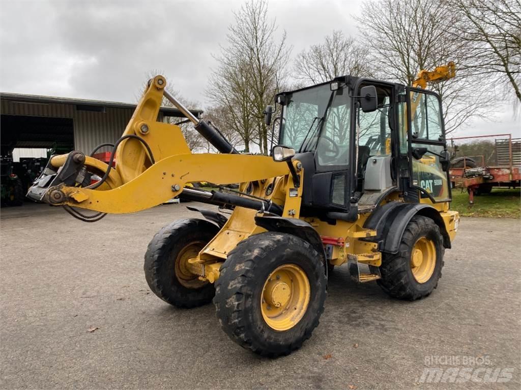 CAT 908M Naudoti ratiniai krautuvai
