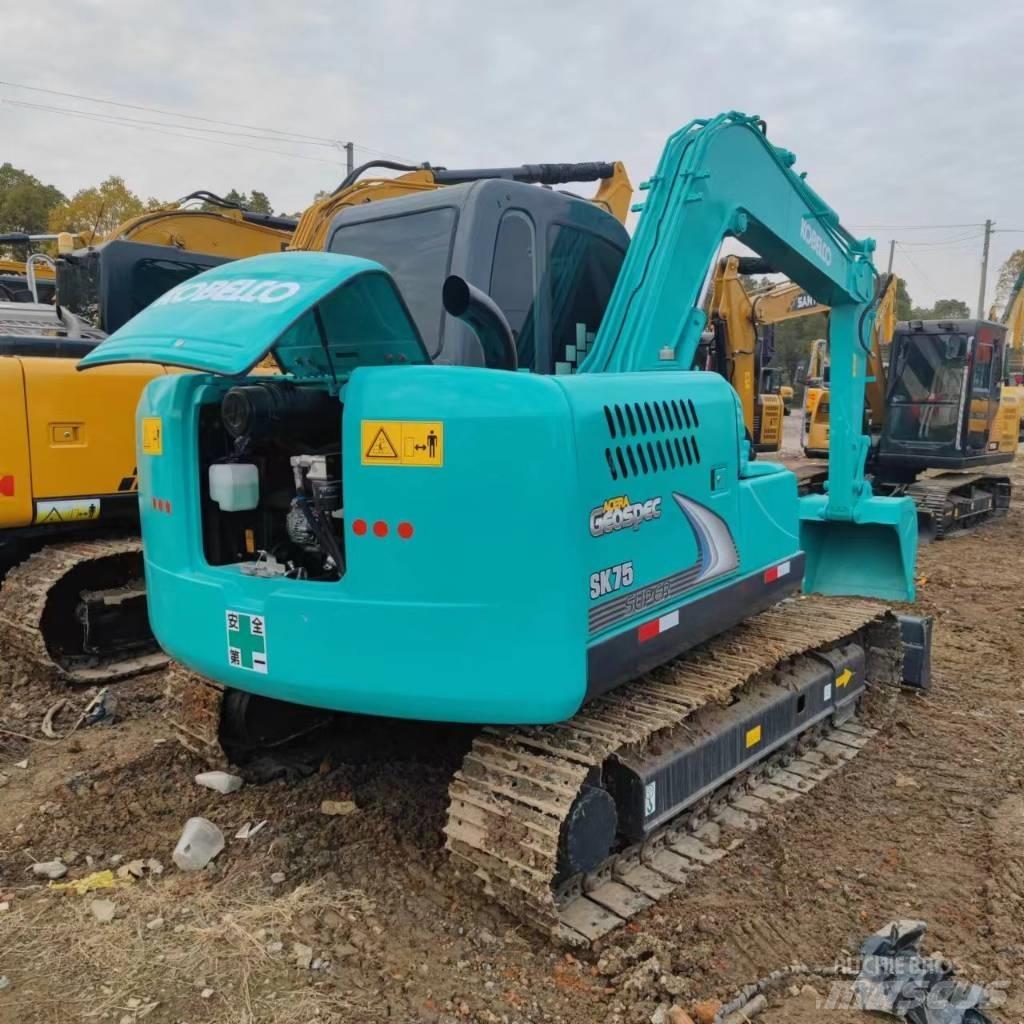 Kobelco SK 75 Vikšriniai ekskavatoriai
