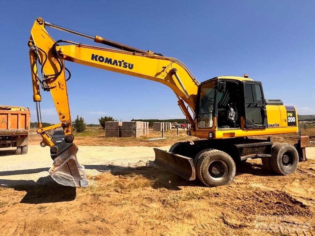 Komatsu PW 200-7K Ratiniai ekskavatoriai