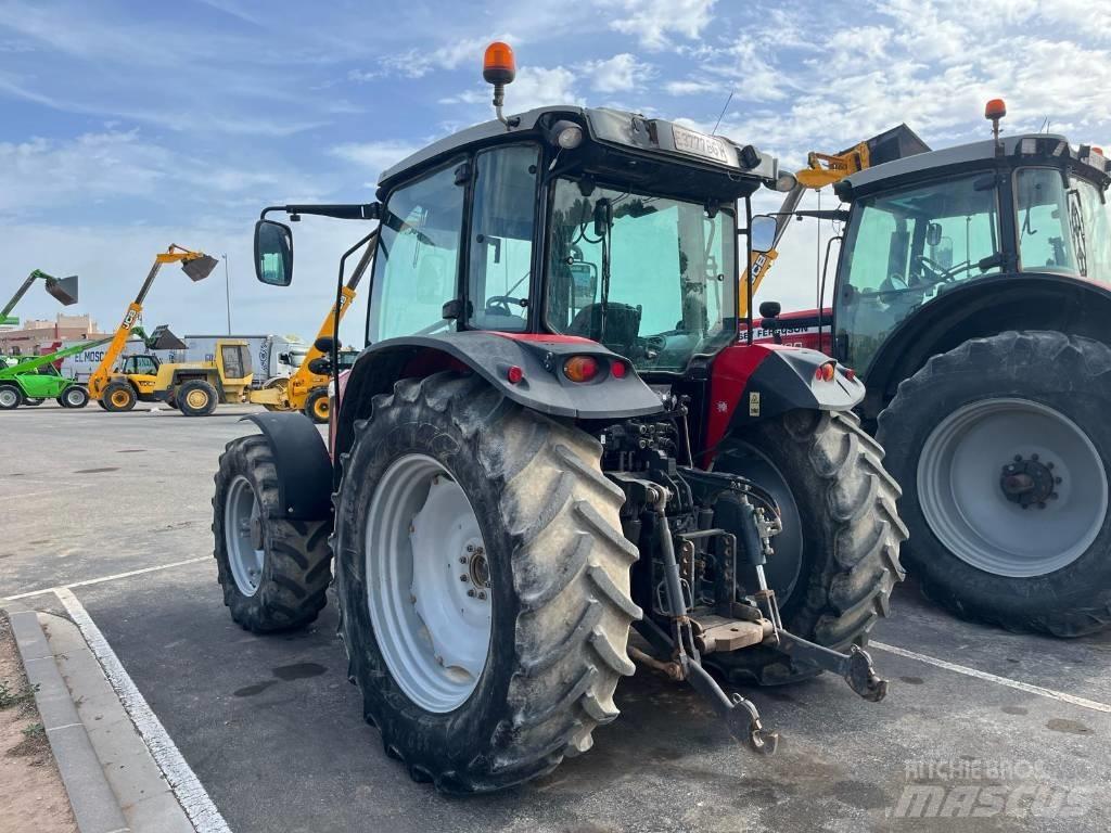 Massey Ferguson 5711 Traktoriai