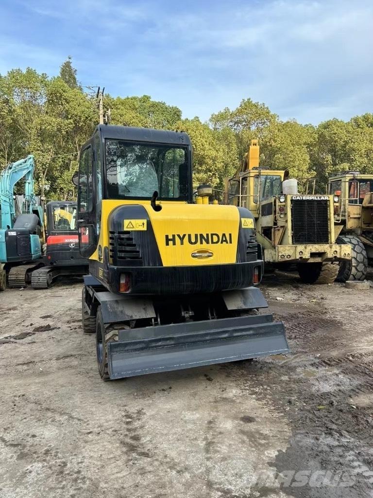 Hyundai 60 W-7 Ratiniai ekskavatoriai