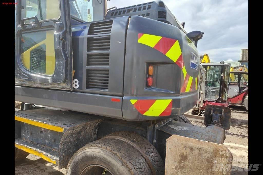 Komatsu PW 148-8 Ratiniai ekskavatoriai