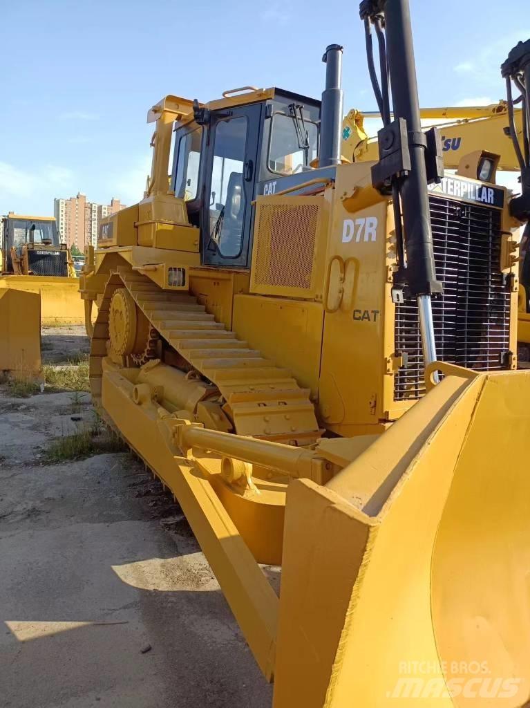 CAT D7R Greideriai