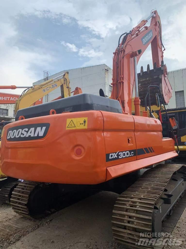 Doosan DX 300 Vikšriniai ekskavatoriai