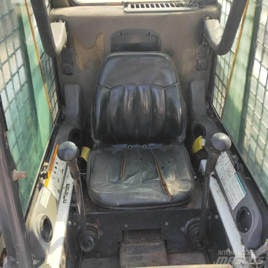 Bobcat S160 Krautuvai su šoniniu pasukimu
