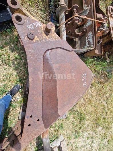 CASE 988 Kaušai