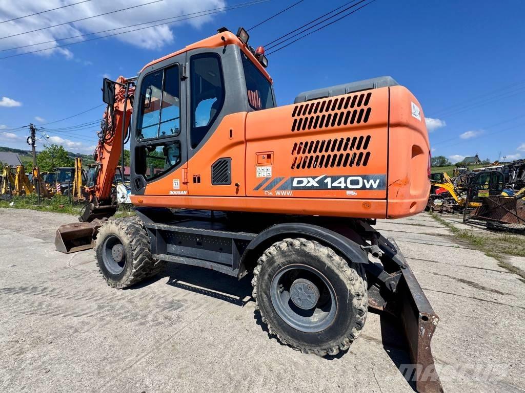 Doosan DX 140 W-3 Ratiniai ekskavatoriai