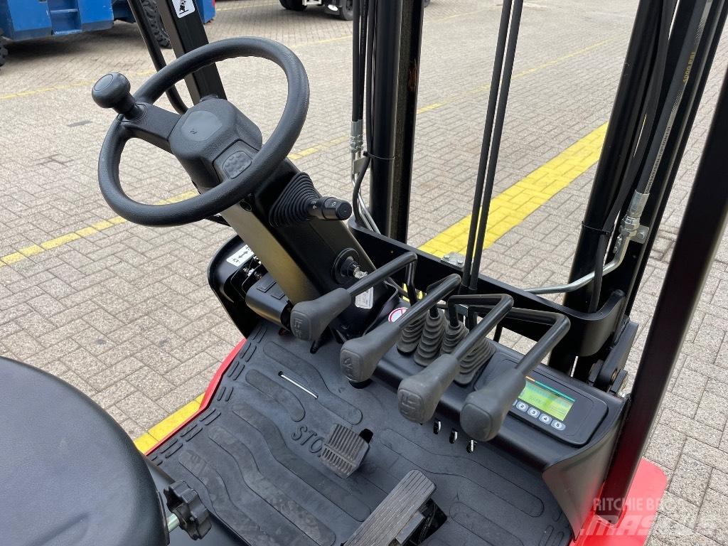 EP EFL 181 Elektriniai šakiniai krautuvai