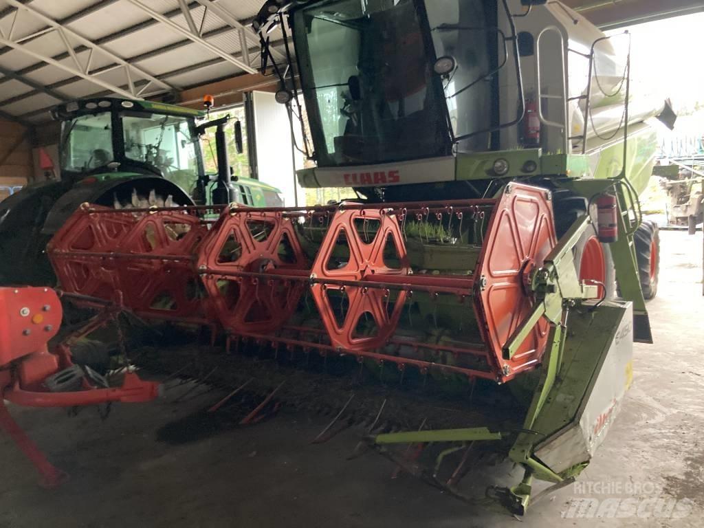 CLAAS Tucano 320 Derliaus nuėmimo kombainai